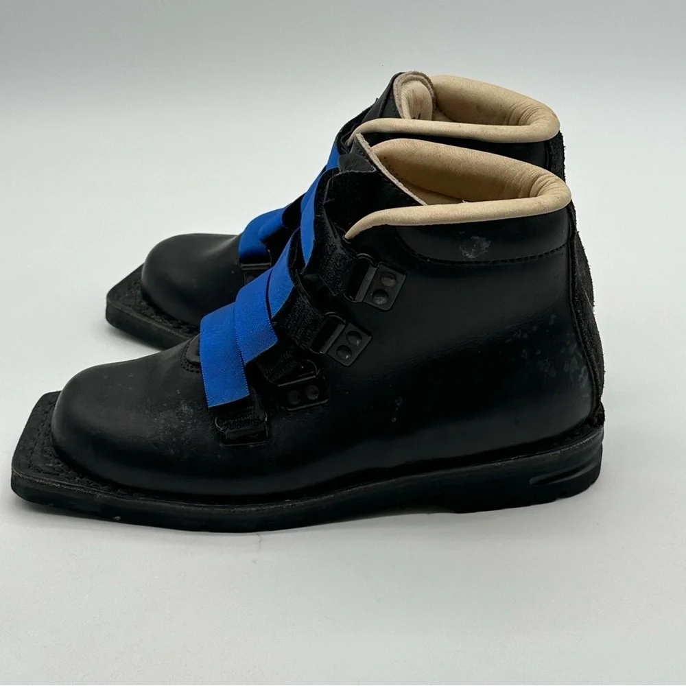 MERRELL All Leather 75 mm 3-Pin Nordic Backcountry Telemark Ski Boots Womens 7‎